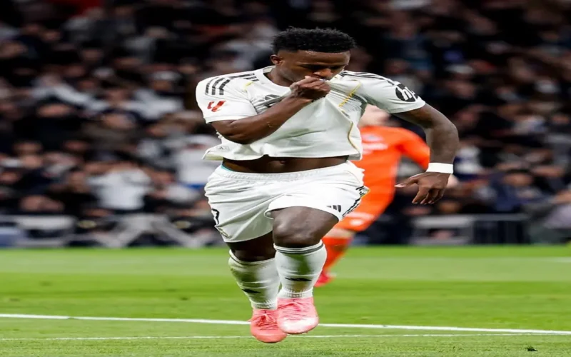 رباعية هجومية.. ريال مدريد يتجاوز عقبة سوسيداد ويعزز صدارته للدوري الإسباني